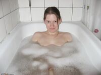 Private amateur couple share homemade pics