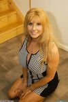Swinger amateur blonde MILF sexlife private pics