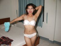 Asian amateur slut naked at hotel