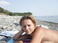 Amateur wife Claudia sunbathing naked