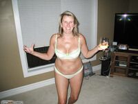 American MILF Alex hot private pics