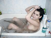 Brunette amateur wife naked at bath 2