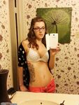 Geeky teen GF with incredible body selfies