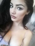 UK amateur slut Valerie nude selfies