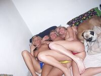 Three nude girls in one bath
