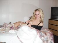 Amateur blonde GF nude on bed