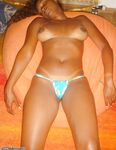 Ebony GF posing naked on cam