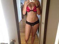 Hot selfies from hot babes