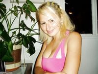 Blonde amateur wife sexlife 117