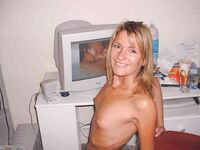 Amateur wife at vacation 10