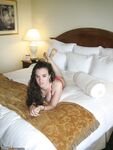 Girlfriend nude in hotelroom