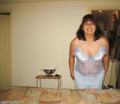 latina housecleaner wants some extra money